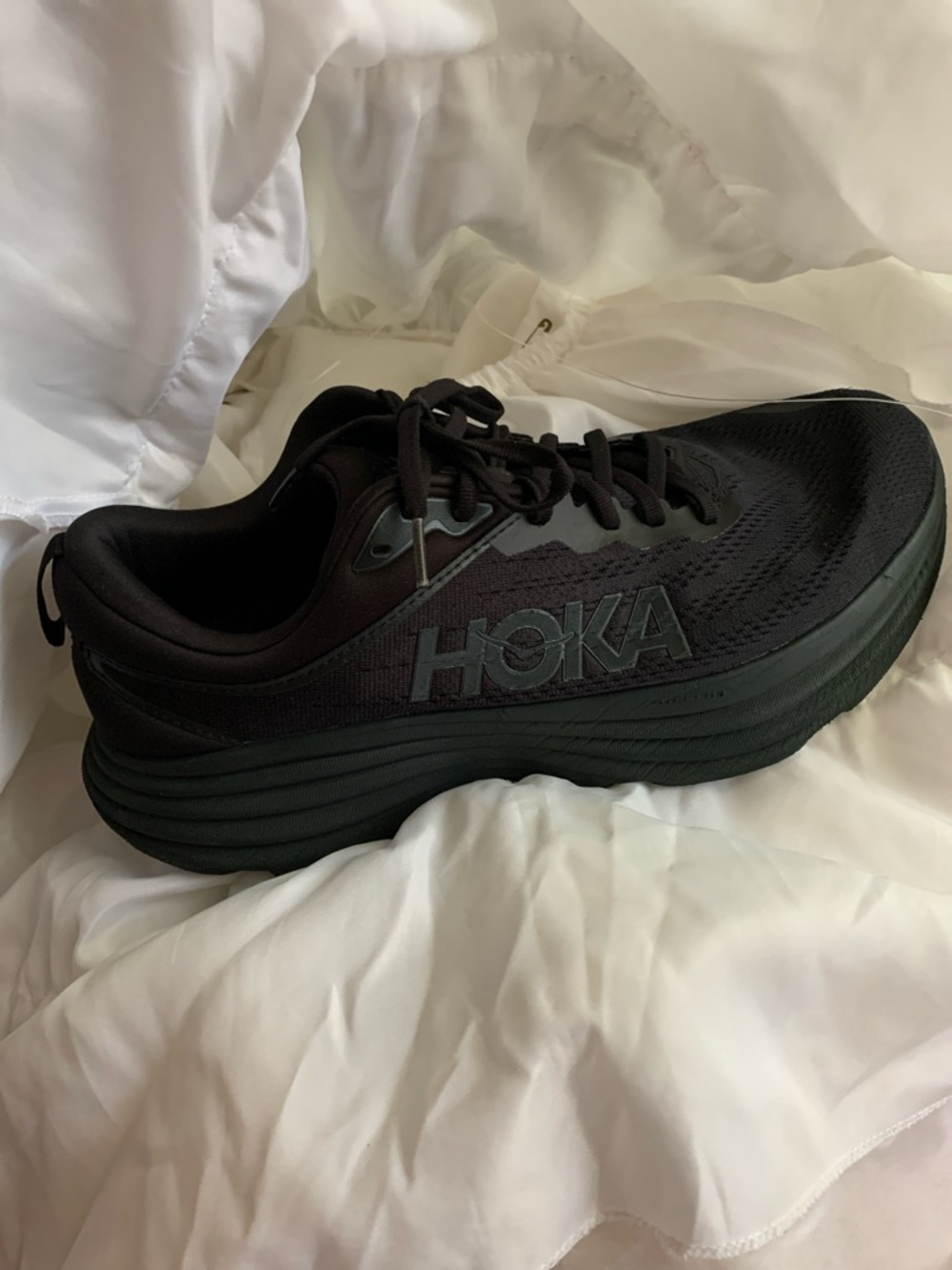 Hoka Black men’s sneaker Bondi 8
